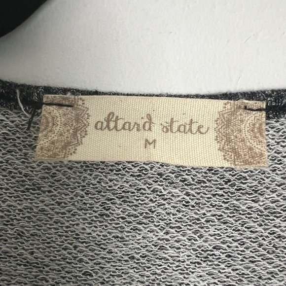 Altar'd State Gray Lightweight Sweatshirt Knit Split Bell Sleeve Shift Dress M - Picture 9 of 10